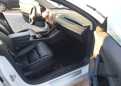 2019 Tesla Model 3 Long Range/Performance из США, поврежденный, VIN 5YJ3E1EB0KF481855